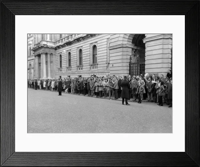 Framed Print : Britains Constitutional Crisis. The General Election Framed Print : Britains Constitutional Crisis. The General Election