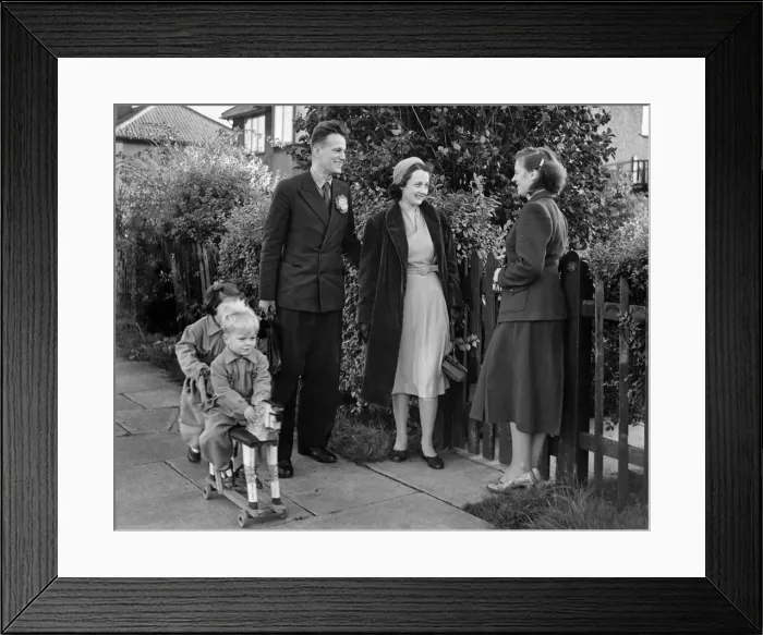 Framed Print : General Election 1951: The Labour candidate for Harrogate, Mr Framed Print : General Election 1951: The Labour candidate for Harrogate, Mr