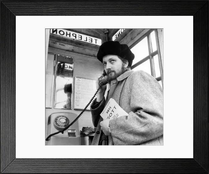 Framed Print : Richard Gott, an independent candidate in the Hull-North by-election pictured in a phone Framed Print : Richard Gott, an independent candidate in the Hull-North by-election pictured in a phone