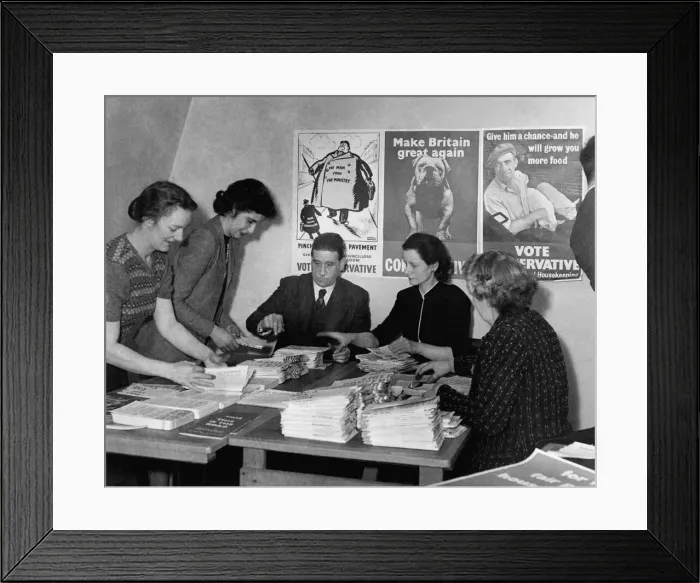 Framed Print : Election 1950: Dispatching pamphlets and circulars from the Conservative Party Framed Print : Election 1950: Dispatching pamphlets and circulars from the Conservative Party