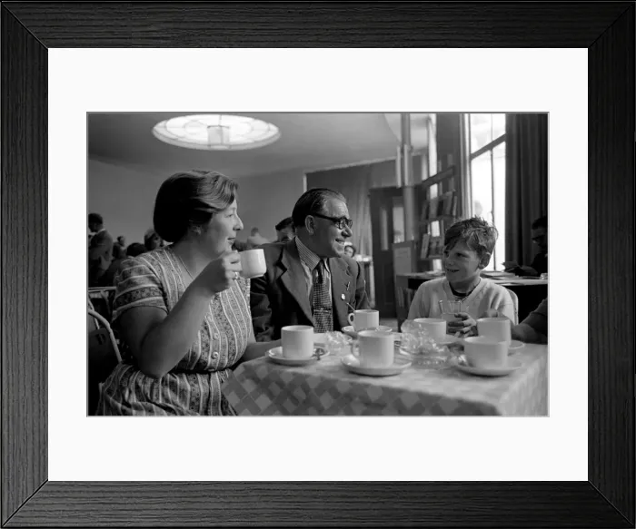 Framed Print : TUC Congress 1952 Delegates take tea in between Speeches at the TUC Congress Framed Print : TUC Congress 1952 Delegates take tea in between Speeches at the TUC Congress