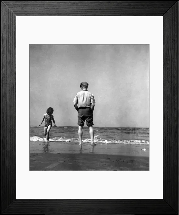 Framed Print : Holiday scenes in and around Blackpool. July 1952 C3807-002