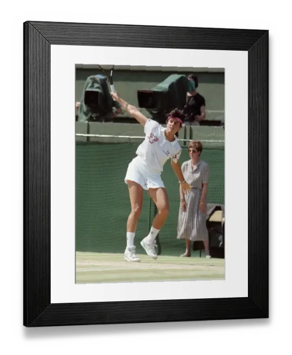 Framed Print : Wimbledon Ladies Tennis Final. Steffi Graf v. Gabriella Sabatini. July 1991 91-4293-176