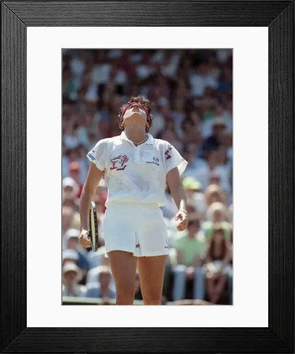 Framed Print : Wimbledon Ladies Tennis Final. Steffi Graf v. Gabriella Sabatini. July 1991 91-4293-153