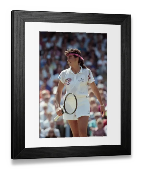Framed Print : Wimbledon Ladies Tennis Final. Steffi Graf v. Gabriella Sabatini. July 1991 91-4293-156