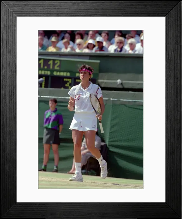 Framed Print : Wimbledon Ladies Tennis. Gabriella Sabatini v. Steffi Graf. July 1991 91-4293-138