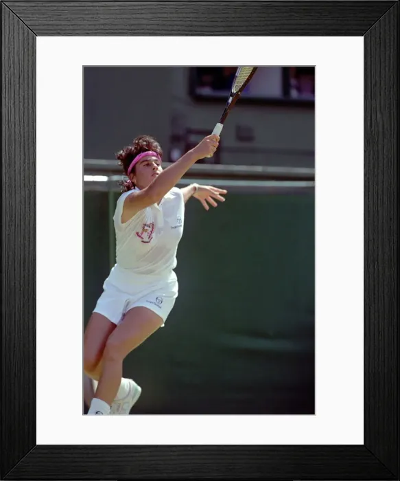 Framed Print : Wimbledon Ladies Tennis. Gabriella Sabatini v. Steffi Graf. July 1991 91-4293-143 Framed Print : Wimbledon Ladies Tennis. Gabriella Sabatini v. Steffi Graf. July 1991 91-4293-143