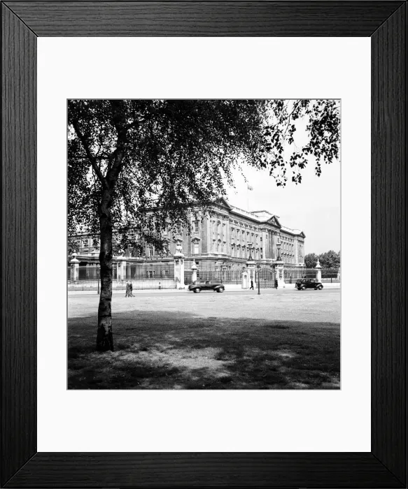Framed Print : Buckingham Palace. July 1952 C3615 Framed Print : Buckingham Palace. July 1952 C3615