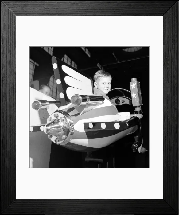 Framed Print : Junior Mirror Brian Benson form Northwood, Middlesex