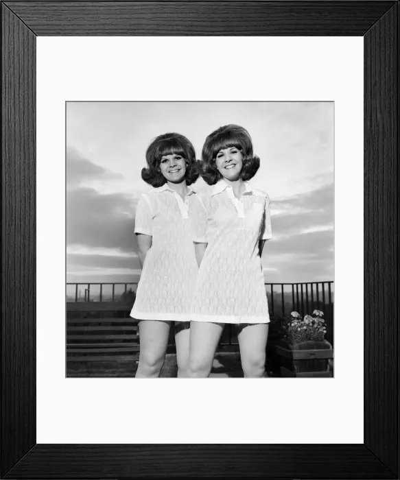 Framed Print : Twin sisters Tamara and Samantha Mallett have both entered the same Beauty Contest to Framed Print : Twin sisters Tamara and Samantha Mallett have both entered the same Beauty Contest to