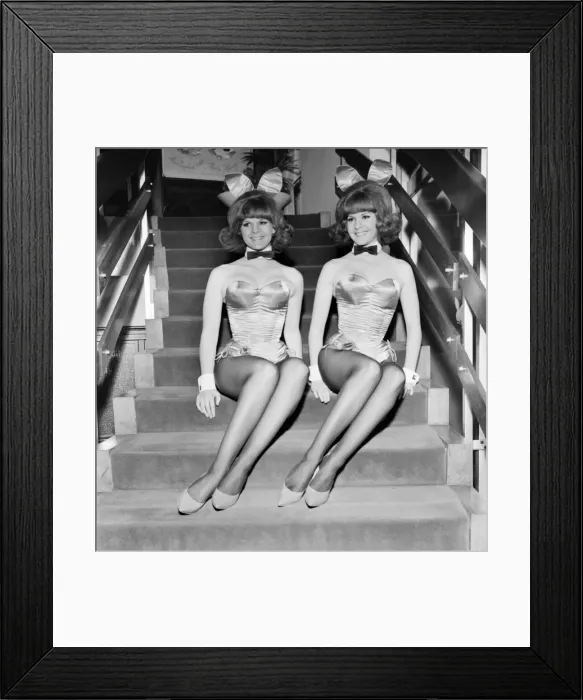 Framed Print : Twin sisters Tamara and Samantha Mallett have both entered the same Beauty Contest to Framed Print : Twin sisters Tamara and Samantha Mallett have both entered the same Beauty Contest to