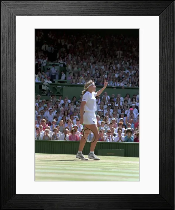 Framed Print : Wimbledon Tennis Championships. Steffi Graf v. Gabriella Sabatini. July 1991 91-4293-024