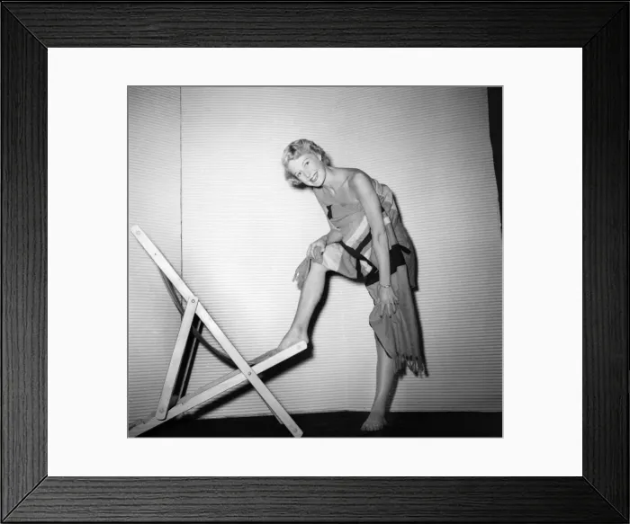 Framed Print : Valerie Cox - Unofficial'Holiday Guide Cover-Girl