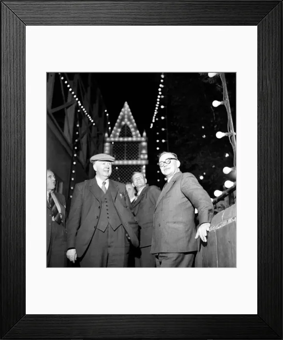 Framed Print : Tuc Confrence at Margate September 1952. Delegates at the 1952 with Secretary General Framed Print : Tuc Confrence at Margate September 1952. Delegates at the 1952 with Secretary General