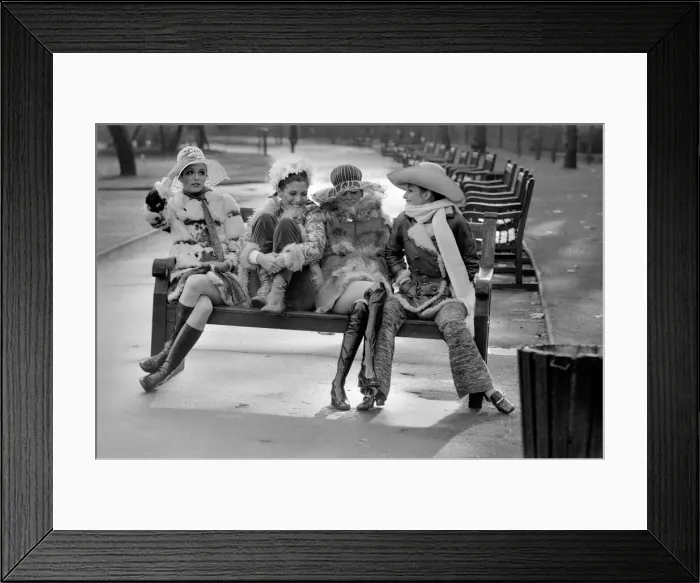 Framed Print : The Millinery Institute of Great Briain presented their spring and summer 70 Framed Print : The Millinery Institute of Great Briain presented their spring and summer 70