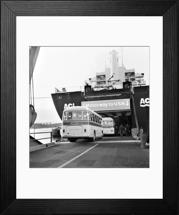 Framed Print : Container ship Atlantic Causeway, at the Southampton container berth prior to sailing