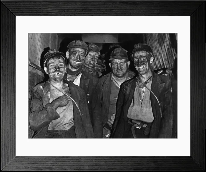 Framed Print : Miners of Chesswell Colliery pose together for a group photograph Framed Print : Miners of Chesswell Colliery pose together for a group photograph