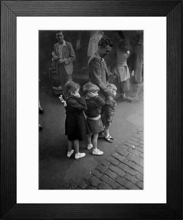 Framed Print : 62 Gun Salute at the Tower for Queen Mothers Birthday Framed Print : 62 Gun Salute at the Tower for Queen Mothers Birthday