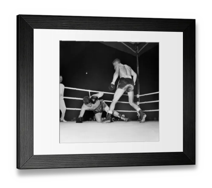 Framed Print : Boxing. Ray Wilding v. Aaron Wilson. June 1952 C2915B