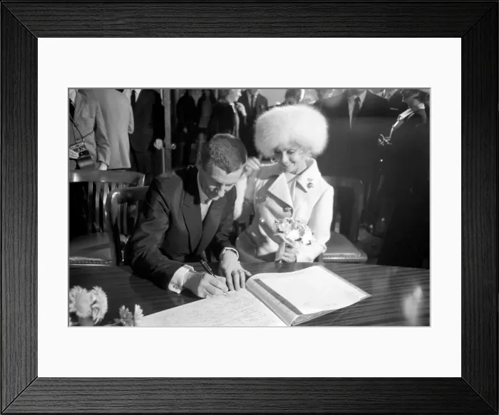 Framed Print : Film (French) actress Dany Robin married agent Michael Sullivan at 11 Framed Print : Film (French) actress Dany Robin married agent Michael Sullivan at 11