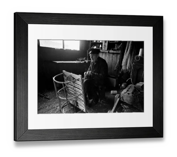 Framed Print : Industry: Fishing: An old fisherman of Beadnell on the Northumberland coast