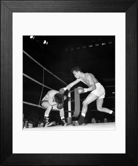 Framed Print : Sport Boxing. Featherweight Fight. Johnny Famechon in action against Miguel Hemera