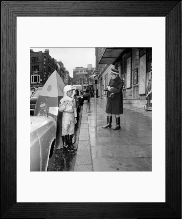Framed Print : Children. Toys: The British Toy Manufacturers Association held a pre-Christmas display of