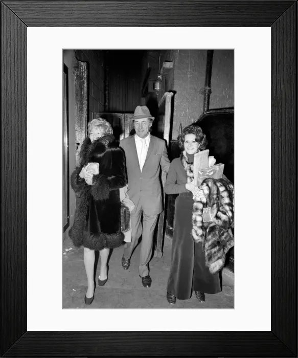 Framed Print : Entertainment actors Rex Harrison with his wife Rachael Roberts (left Framed Print : Entertainment actors Rex Harrison with his wife Rachael Roberts (left