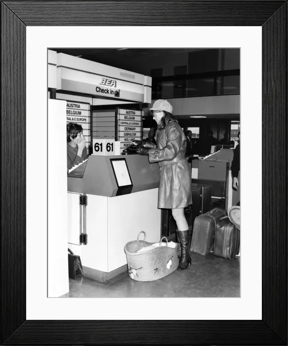 Framed Print : Entertainment. Film. Actress Vanessa Redgrave left Heathrow Airport to fly to Madrid to Framed Print : Entertainment. Film. Actress Vanessa Redgrave left Heathrow Airport to fly to Madrid to