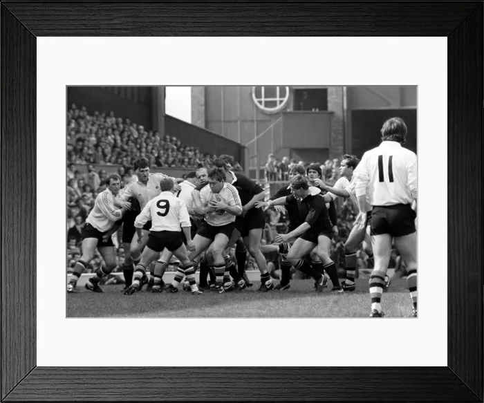 Framed Print : John Player Cup Final between Bath and Wasps held in April 1986 at Twickenham Stadium