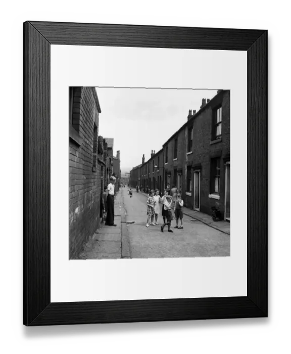 Framed Print : Children playing in the streets of Oldham. July 1952 C3299-002