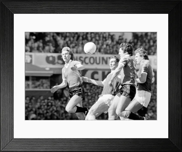 Framed Print : Everton 3 v. Manchester United 3. April 1982 MF06-24-029 Framed Print : Everton 3 v. Manchester United 3. April 1982 MF06-24-029
