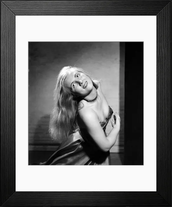 Framed Print : Doreen Warburton - Actress. C3115 Framed Print : Doreen Warburton - Actress. C3115