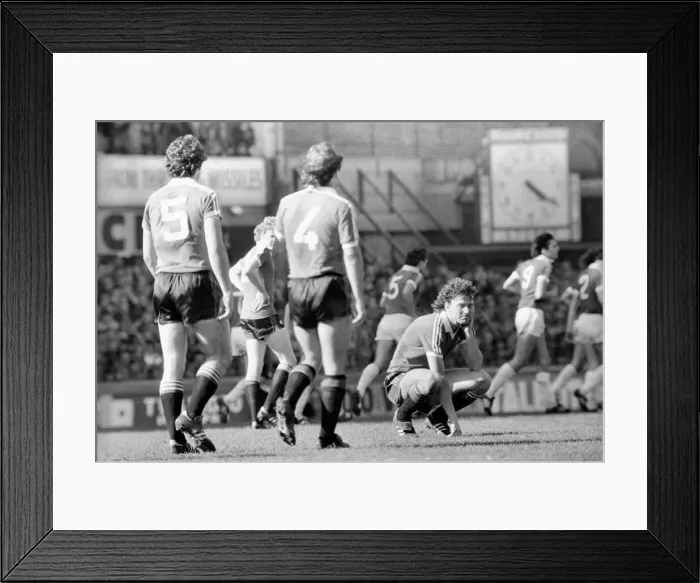 Framed Print : Everton 3 v. Manchester United 3. April 1982 MF06-24-035 Framed Print : Everton 3 v. Manchester United 3. April 1982 MF06-24-035