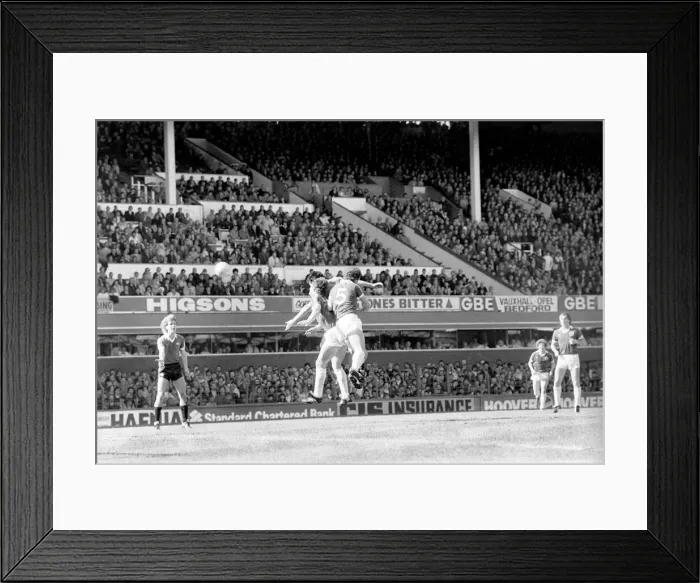 Framed Print : Everton 3 v. Manchester United 3. April 1982 MF06-24-025 Framed Print : Everton 3 v. Manchester United 3. April 1982 MF06-24-025