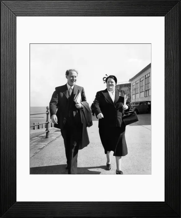 Framed Print : Labour Party Conference 1953: Bessie Bradftook and Hugh Britsbell stroll along the prom