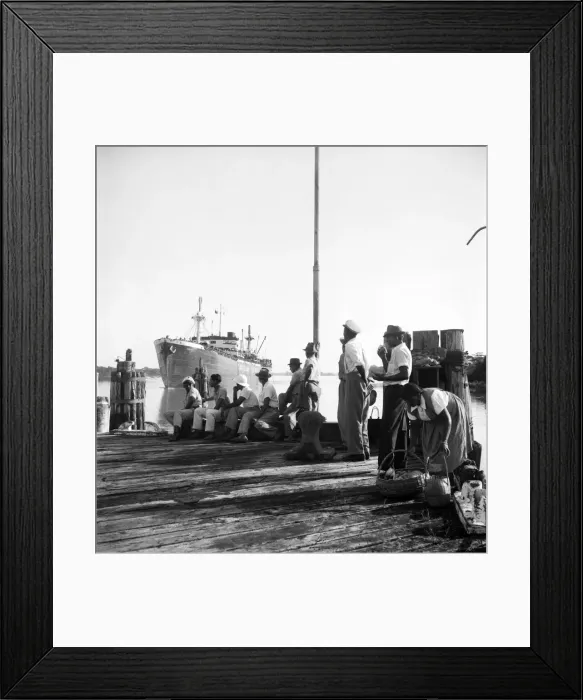 Framed Print : Locals watch the approach of the troopship carrying the Argyle Framed Print : Locals watch the approach of the troopship carrying the Argyle