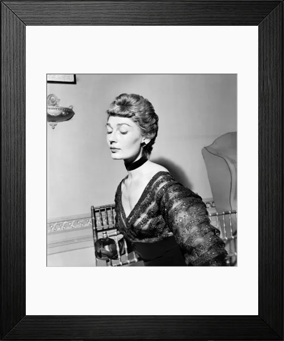 Framed Print : Motley'gave a display of dresses at the Globe Theatre
