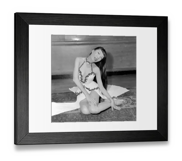 Framed Print : Entertainment Dance. Miss Jadin Wong is a Chinese dancer now playing at the Savoy Hotel Framed Print : Entertainment Dance. Miss Jadin Wong is a Chinese dancer now playing at the Savoy Hotel