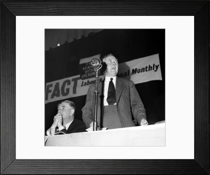 Framed Print : Labour Party Conference 1953. Harold Wilson makes a speech to conference. D5931-002