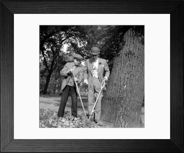 Framed Print : Terry Thomas, famous comedian of TV and stage, who is soon to appear in a new Palladium Framed Print : Terry Thomas, famous comedian of TV and stage, who is soon to appear in a new Palladium