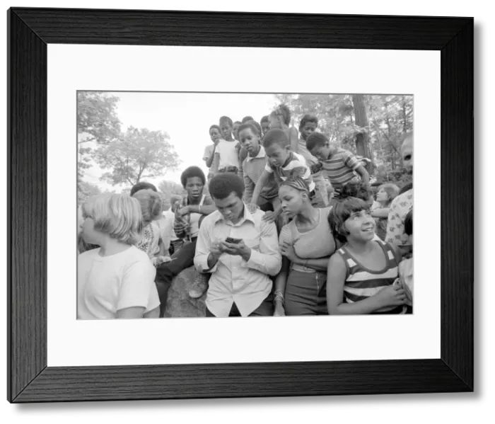 Framed Print : Muhammad Ali (Cassius Clay) training at his Pennsylvanian mountain retreat for his fight Framed Print : Muhammad Ali (Cassius Clay) training at his Pennsylvanian mountain retreat for his fight