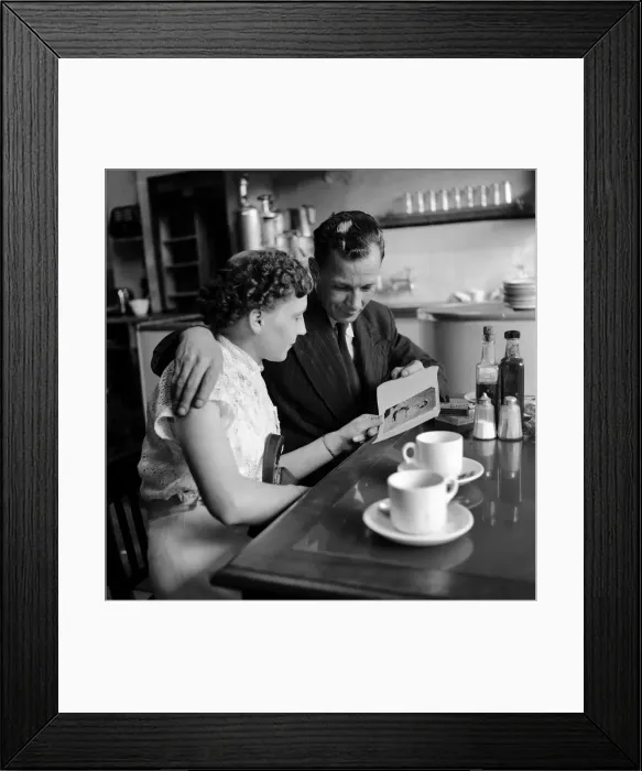 Framed Print : Food: Eating out: Couple in cafe in the West End of London. August 1953 D5148-002