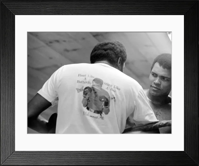 Framed Print : Muhammad Ali (Cassius Clay) training at his Pennsylvanian mountain retreat for his fight Framed Print : Muhammad Ali (Cassius Clay) training at his Pennsylvanian mountain retreat for his fight