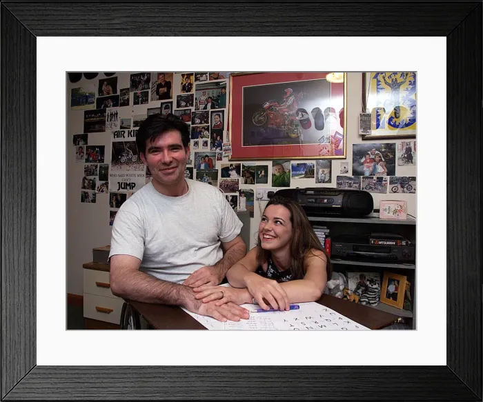 Framed Print : Eddie Kidd November 1999 at home with girlfriend Olive Reynolds mdtgu2 Framed Print : Eddie Kidd November 1999 at home with girlfriend Olive Reynolds mdtgu2