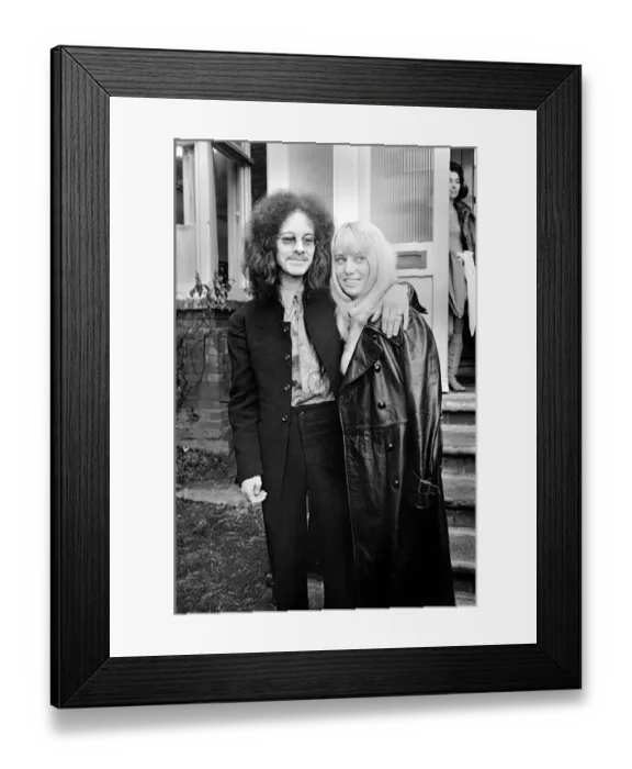 Framed Print : Noel Redding who played in the Jimi Hendrix experience band with bride Susan Fonsby Framed Print : Noel Redding who played in the Jimi Hendrix experience band with bride Susan Fonsby