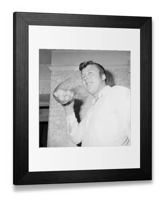 Framed Print : Where eggs are concerned sixteen stone steelworker Bob Irwin takes some beating Framed Print : Where eggs are concerned sixteen stone steelworker Bob Irwin takes some beating