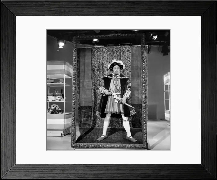 Framed Print : Entertainment Television Programmes. 10 stone, 5 9 Framed Print : Entertainment Television Programmes. 10 stone, 5 9