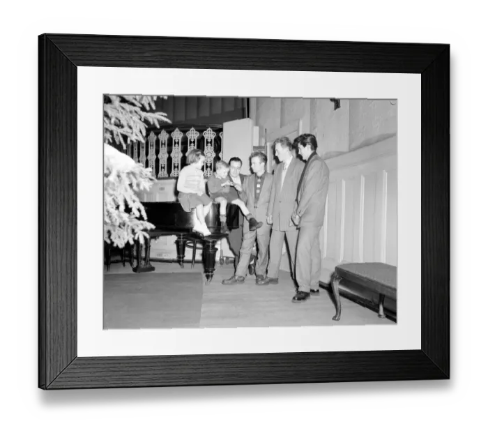 Framed Print : A Teddy Boys hands out presents at the Christians Rendezous held at the Picton Hall