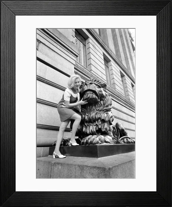 Framed Print : Woman on a visit to Hong Kong for a shopping trip. November 1969 Z10523-002